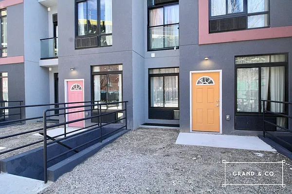 Rented by Grand & Co. | media 33