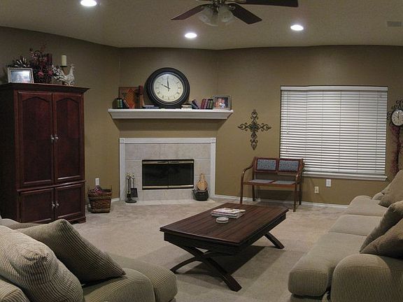 Living Room Pan1