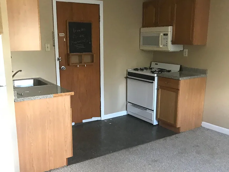 202 N Clinton Ave #2 — Photo 1