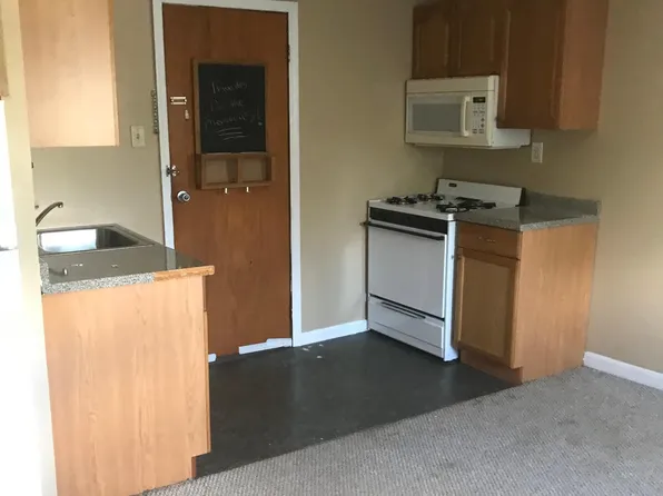 202 N Clinton Ave Floor 2, Bay Shore, NY 11706