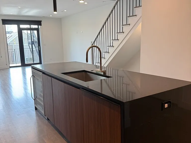 719 N Elizabeth St #3N — Photo 12