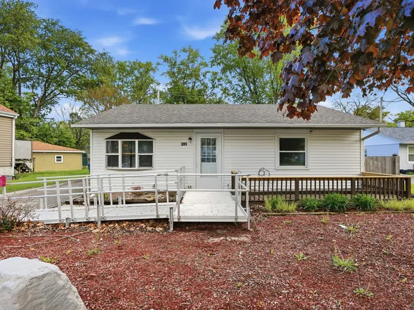 223 Tinbury Pl, Steger, IL 60475