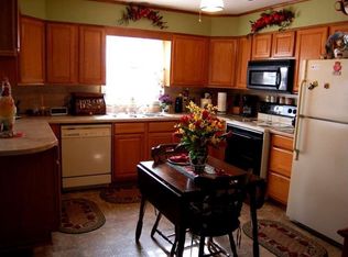 295 Potts Rd, Murray, KY 42071