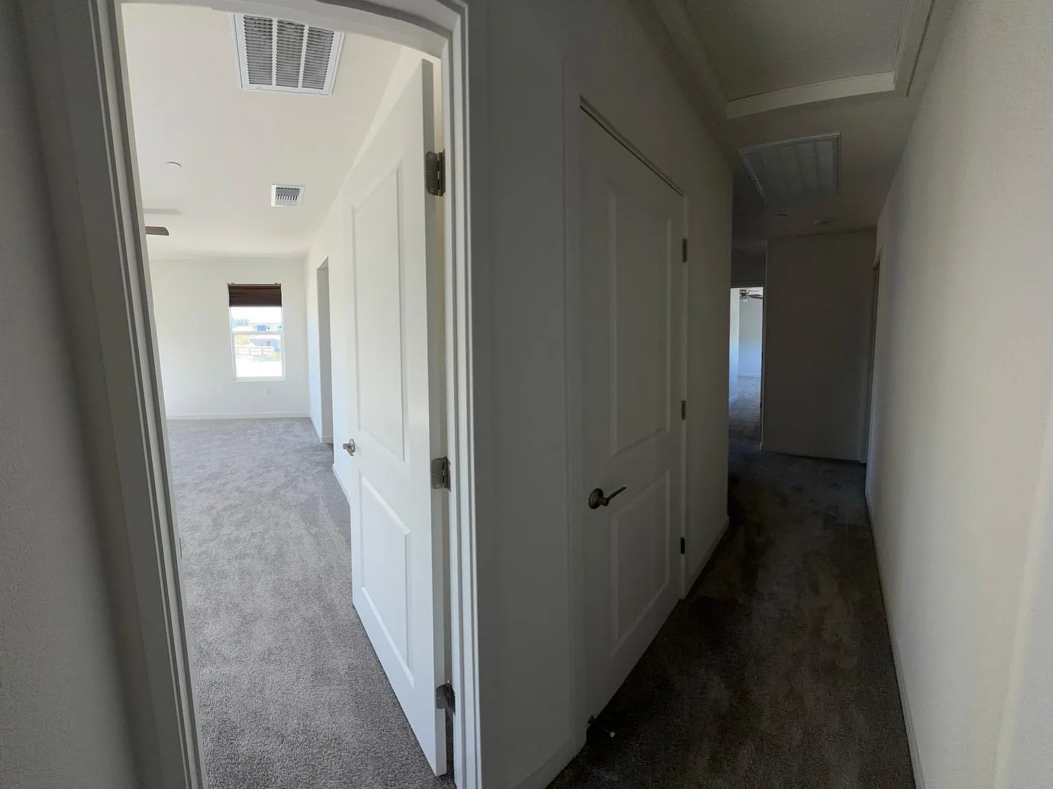 4 bed, 1708 sqft, $2,975 — Photo 2