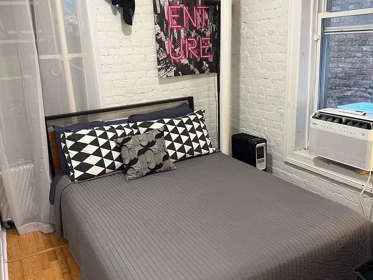 438 W 49th St #2B — Photo 5
