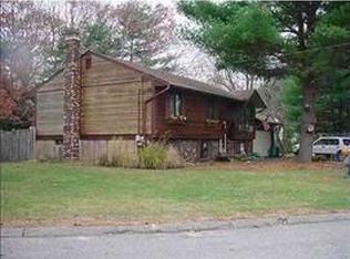 15 Lisa Ann Cir, Smithfield, RI 02828