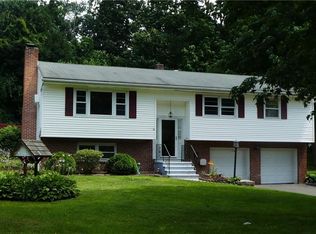 27 Tamanny Trl, Danbury, CT 06811