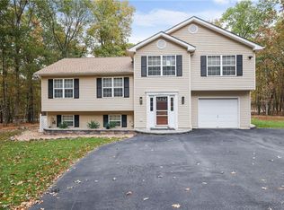 264 Somerset Dr, East Stroudsburg, PA 18301