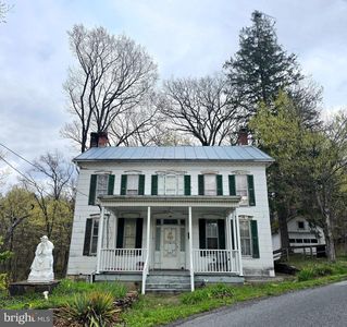 307 Fairfax St, Berkeley Springs, WV, 25411