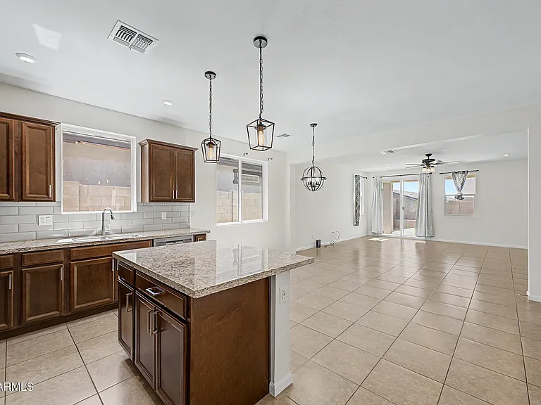 17865 W Daley Ln — Photo 9