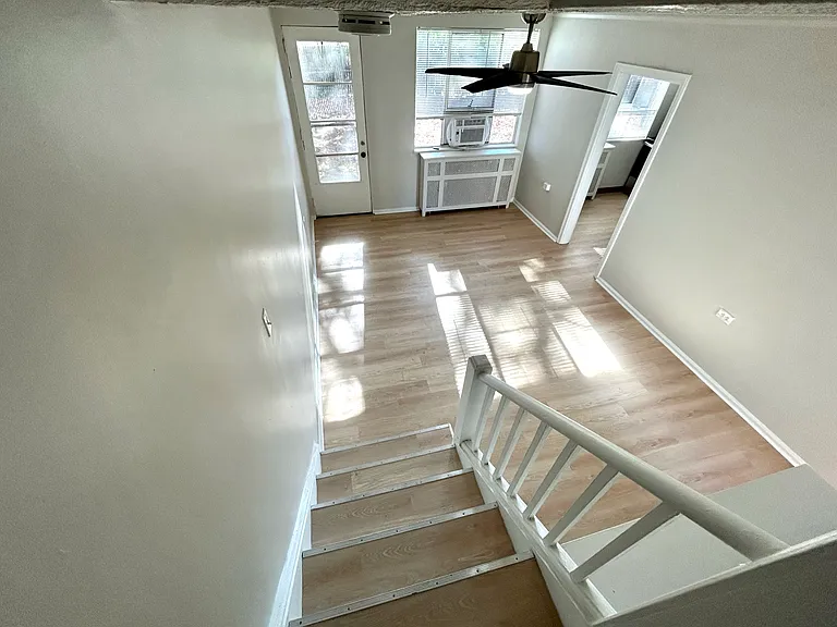 37 Farragut Rd — Photo 9