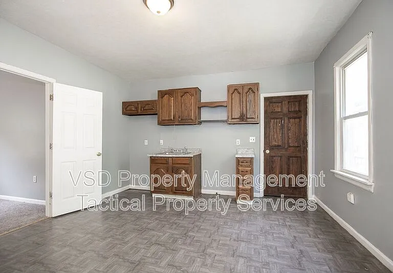 3651 E 55th St #3 — Photo 4