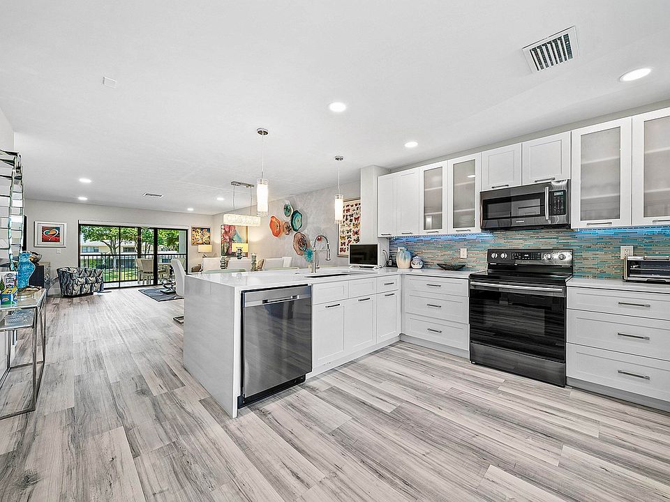 1st image of 42 STRATFORD Lane W #D