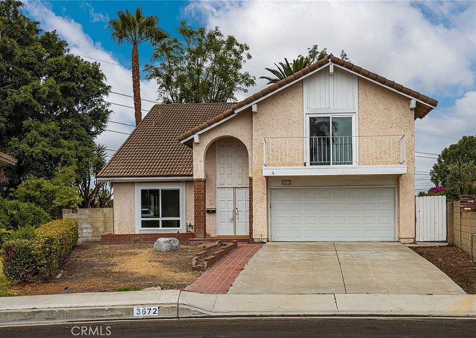 1st image of 3672 Blackthorn St