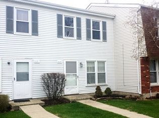 1657 Shamrock Ct, Aurora, IL 60505