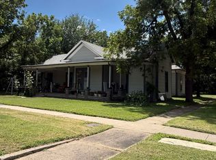 621 State St, Larned, KS 67550