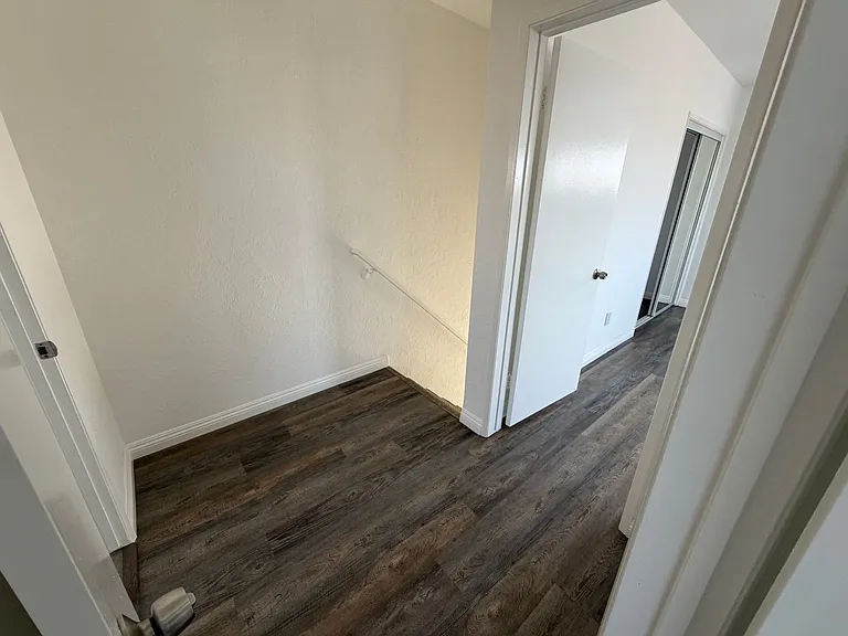 1916 Harriman Ln — Photo 13