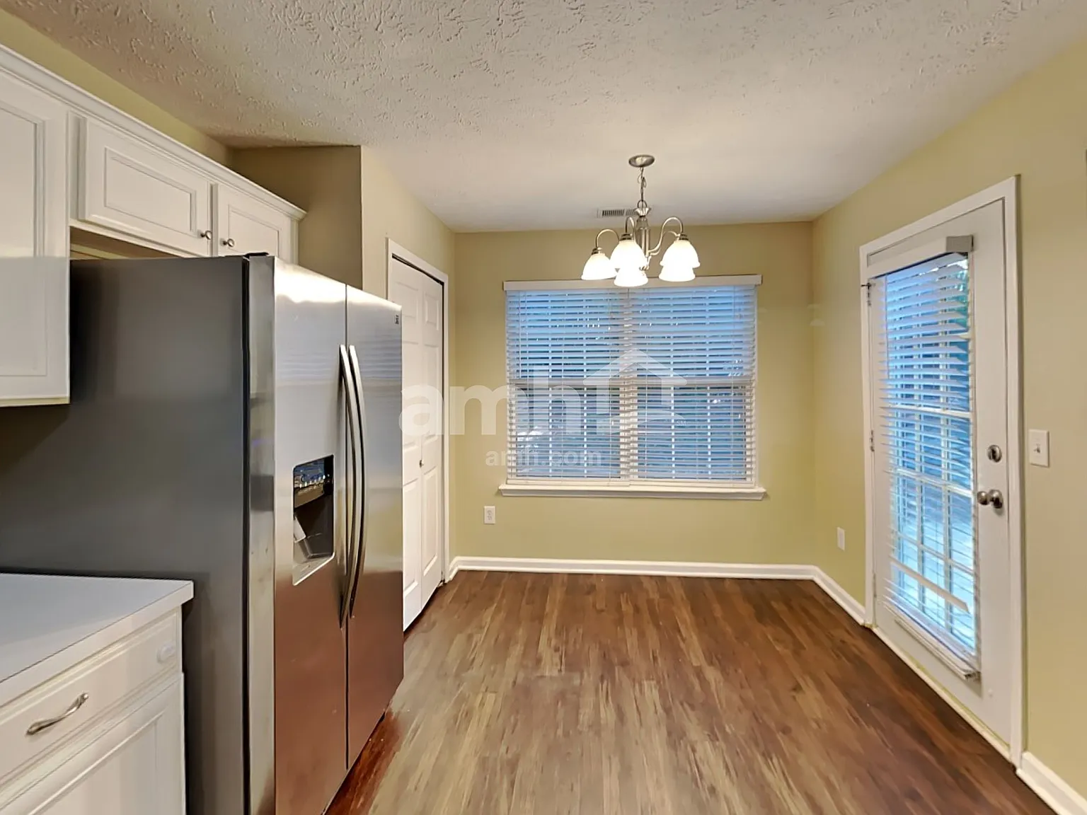 3 bed, 2.5 bath, 1648 sqft, $2,315 — Photo 4