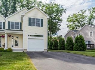 8 Bay Point Ln, Haverhill, MA 01835