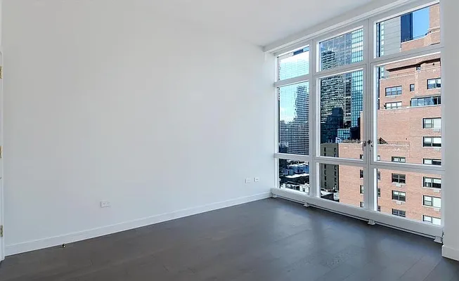 Rented by R New York | media 11