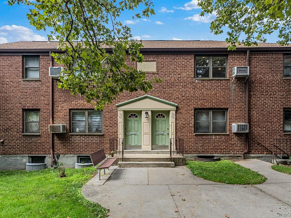 1st image of 58 09 246th Crescent upper unit