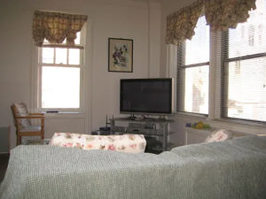 Rented by EA Kane RE Inc. | media 24