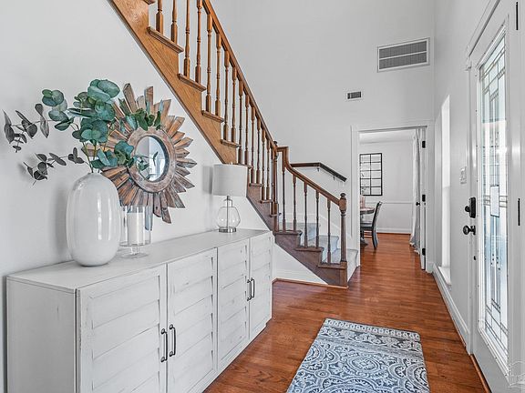 3rd image of 3815 Tiger Point Blvd