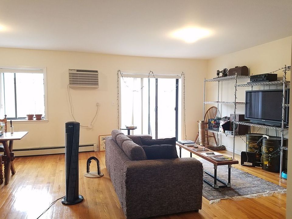 1st image of 3516 32nd St #3