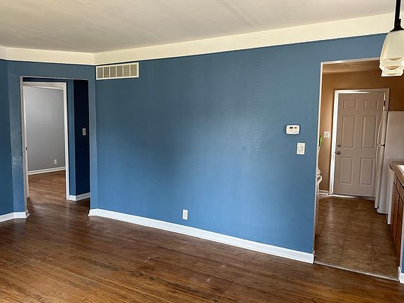 3rd image of 55 E Barrett Ave