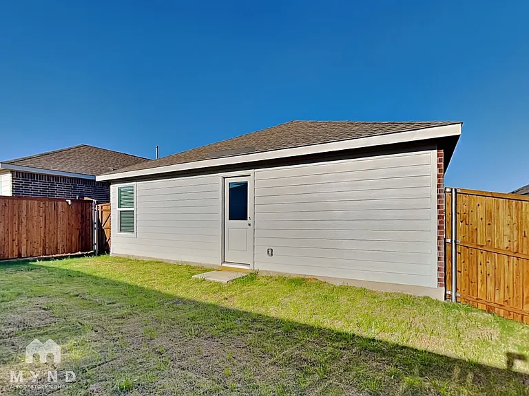 2057 Belgian Dr — Photo 17