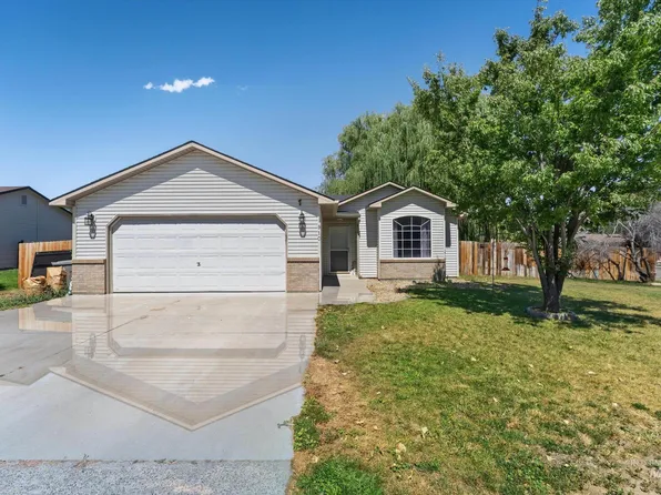 910 Gregory Ln, Mountain Home, ID 83647