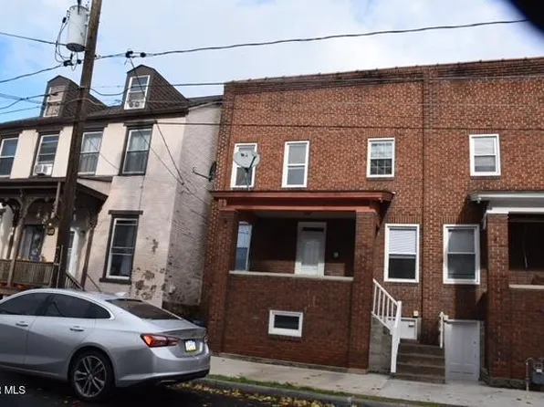319 Mulberry St, Hollidaysburg, PA 16648