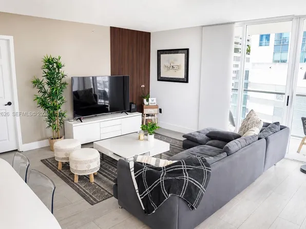 1155 Brickell Bay Dr APT 902, Miami, FL 33131