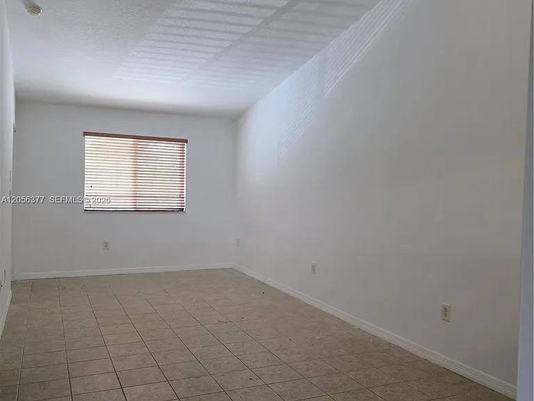 3415 NE 9th Dr #202 — Photo 2