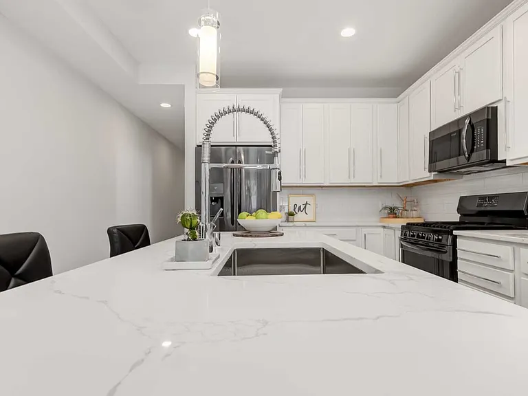 2421 2nd St NE — Photo 14