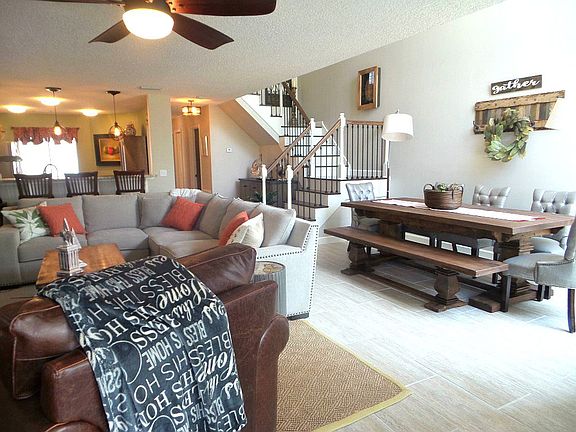 Big Living Rm & Dining Area