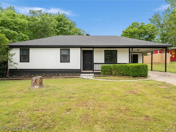 613 Gov Bass Little St, Greenwood, AR 72936