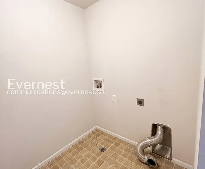 2560 Gobi Dr — Photo 20