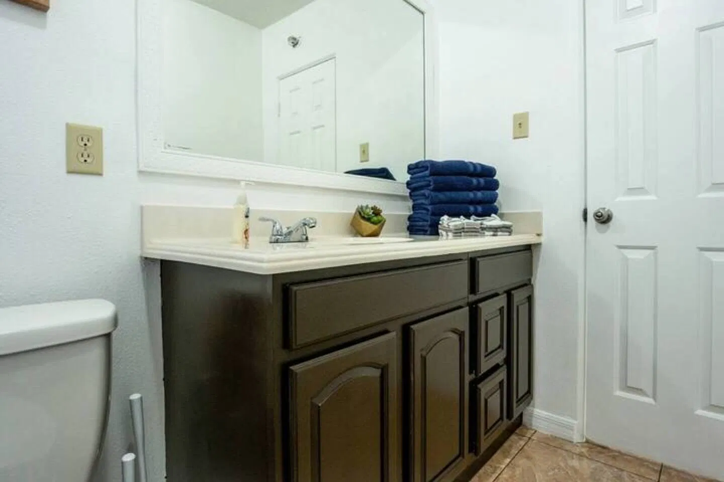 3 bed, 630 sqft, $700 — Photo 1