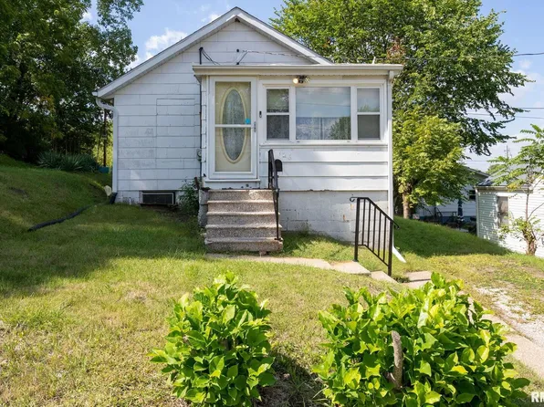 126 3rd St, Silvis, IL 61282