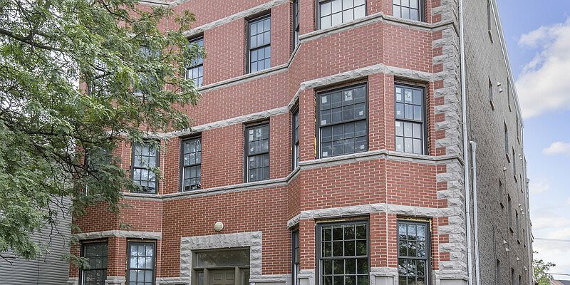 1st image of 1657 W Wrightwood Ave #2W