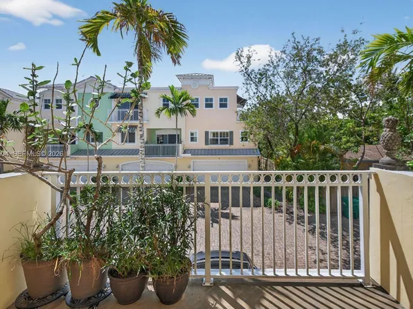 630 SE 15th St APT 5, Fort Lauderdale, FL 33316