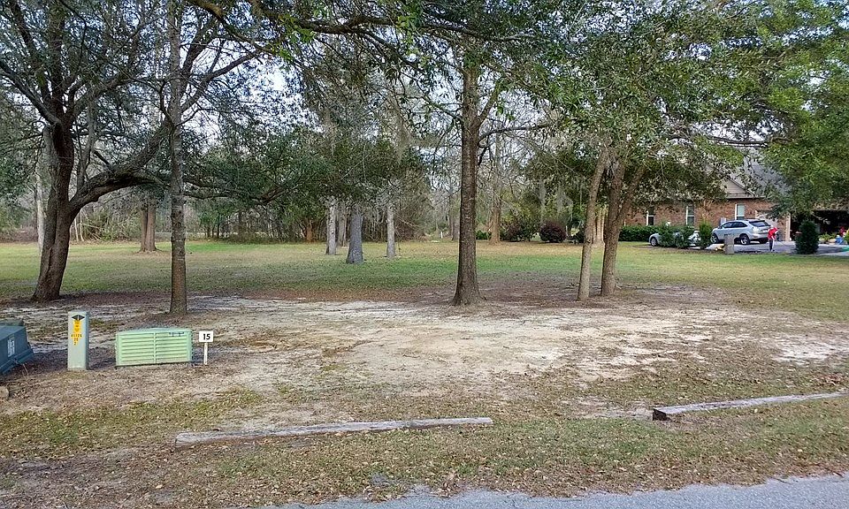 2nd image of 11 Fairway Dr