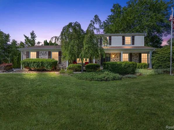 6542 Westridge St, Washington, MI 48094