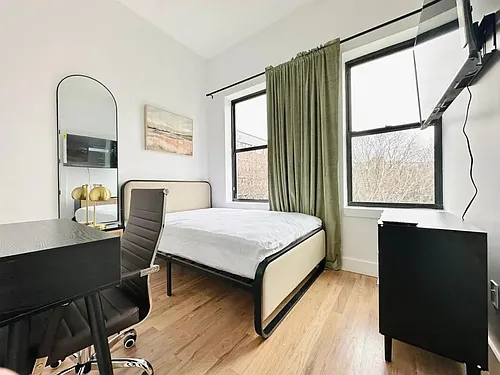104 Graham Ave #4-196 Photo 1
