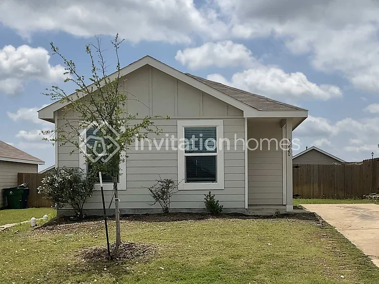 3220 Crestone Dr — Photo 1