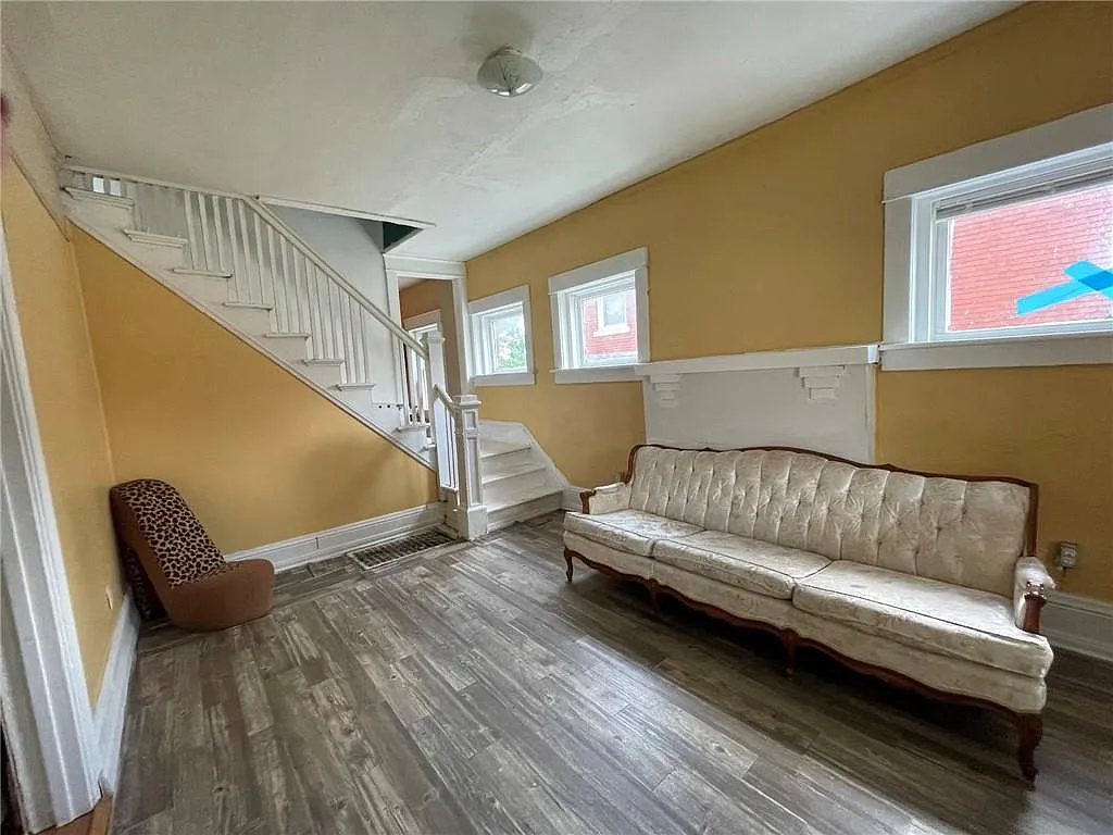 711 Sandusky Ave — Photo 3