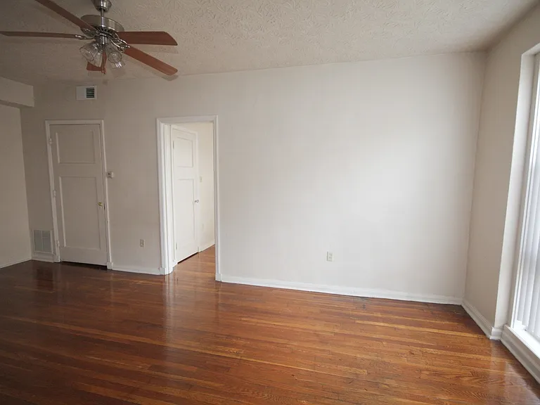 Stanton Apartments — Photo 13