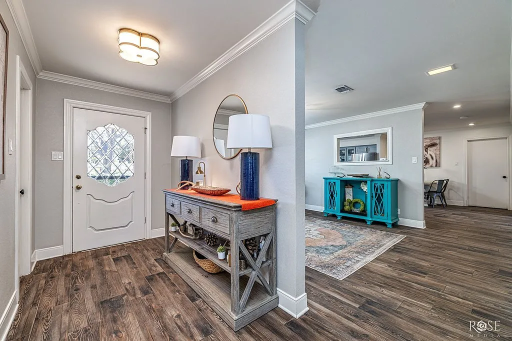 3 bed, 2.5 bath, 2968 sqft, $3,100 — Photo 2