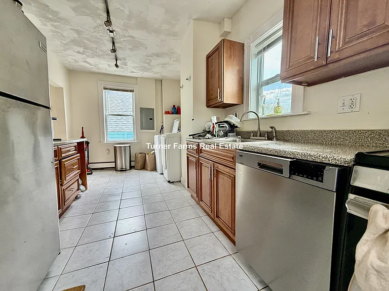 6 Lincoln Ave #1A — Photo 2